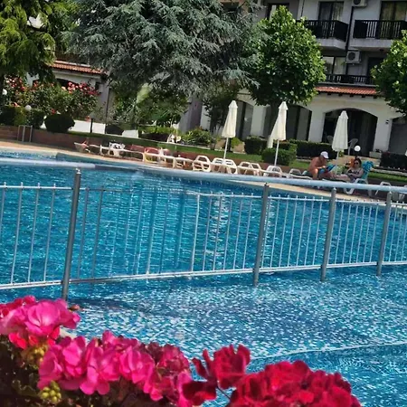 Harmony Hills Tomovi G33 * روغاشيفو