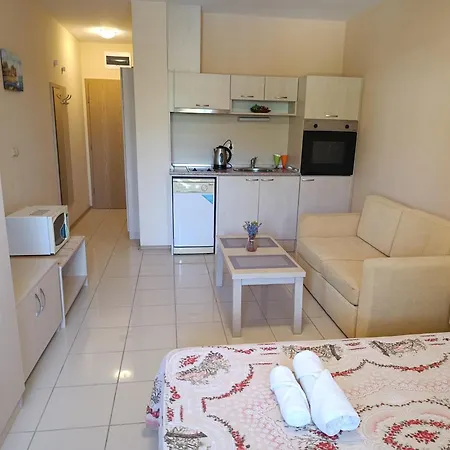 Harmony Hills Tomovi G33 רוגאצ'בו